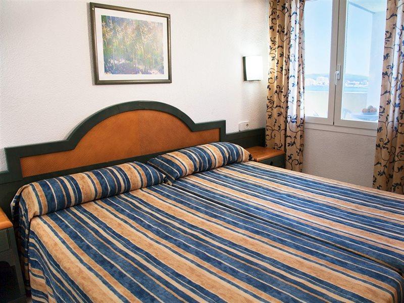 Apartamentos Blue Star (Adults Only) Sant Antoni de Portmany Exterior foto