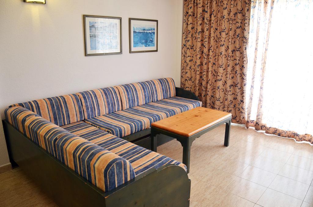 Apartamentos Blue Star (Adults Only) Sant Antoni de Portmany Exterior foto